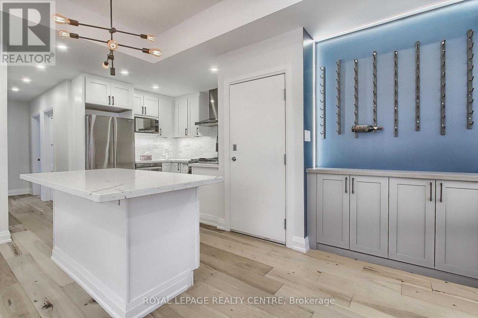 Main - 2552 Whaley Drive, Mississauga, Ontario  L5B 1X2 - Photo 9 - W12797514