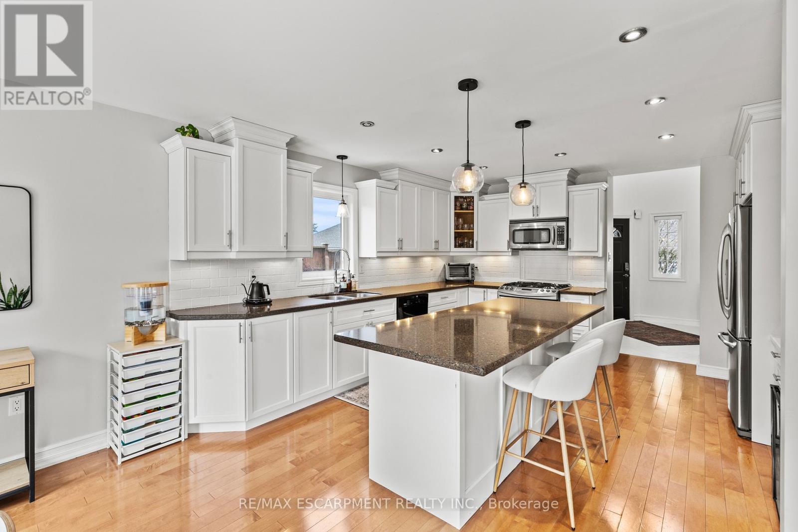 41 Griffith Drive, Grimsby, Ontario  L3M 5L2 - Photo 8 - X12797282