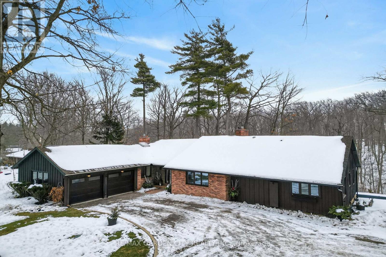 51 Park Road S, Grimsby, Ontario  L3M 4E7 - Photo 2 - X12797296