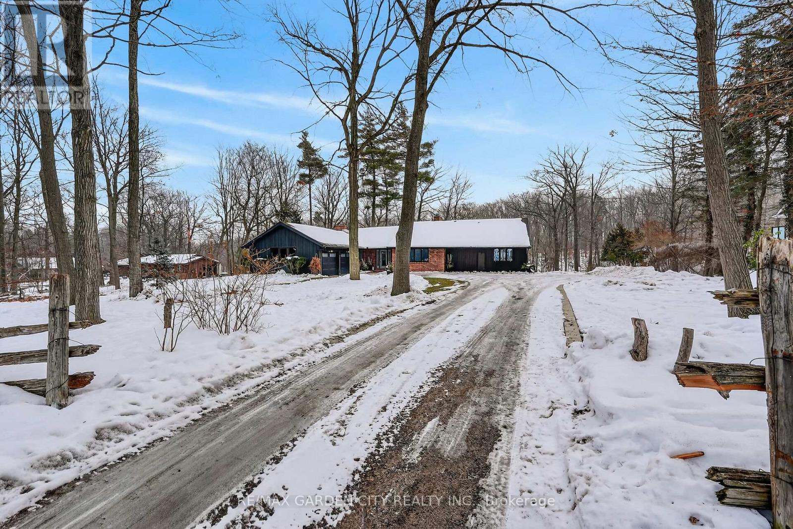 51 Park Road S, Grimsby, Ontario  L3M 4E7 - Photo 3 - X12797296