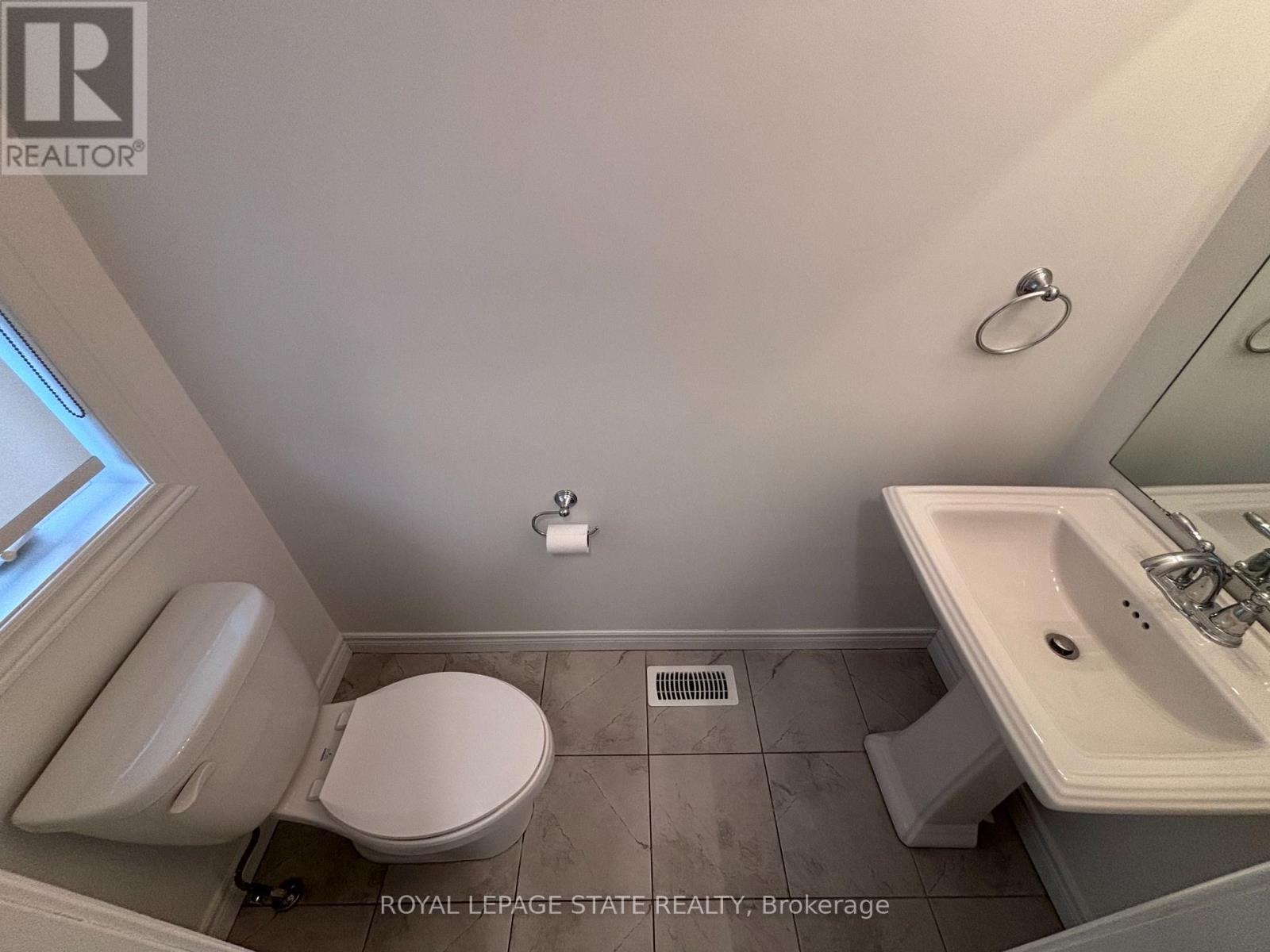 24 Garlent Avenue, Hamilton, Ontario  L9K 0J9 - Photo 9 - X12797322