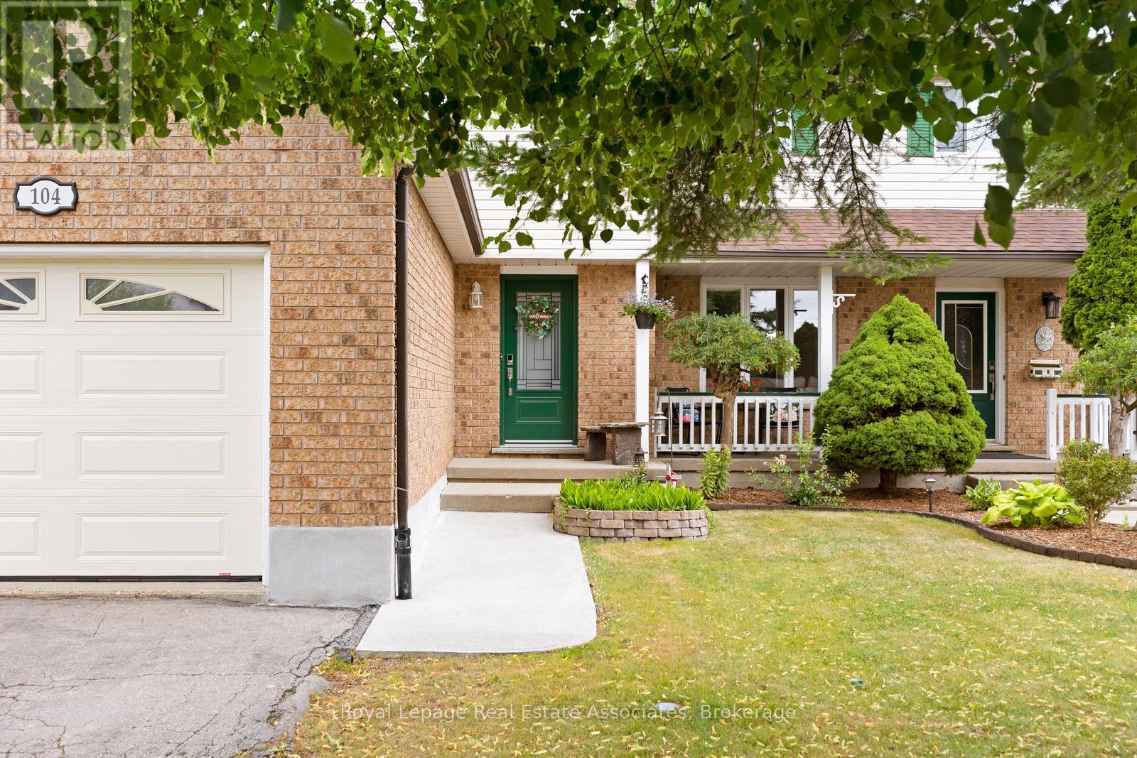 104 Dyer Court, Cambridge, Ontario  N3C 4B9 - Photo 1 - X12797498