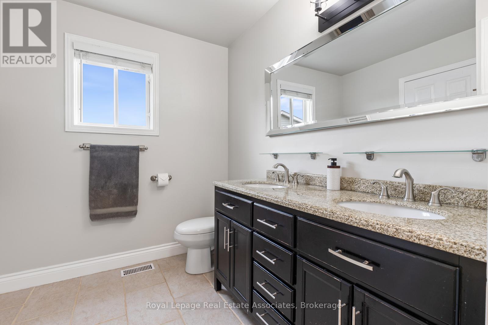 104 Dyer Court, Cambridge, Ontario  N3C 4B9 - Photo 12 - X12797498