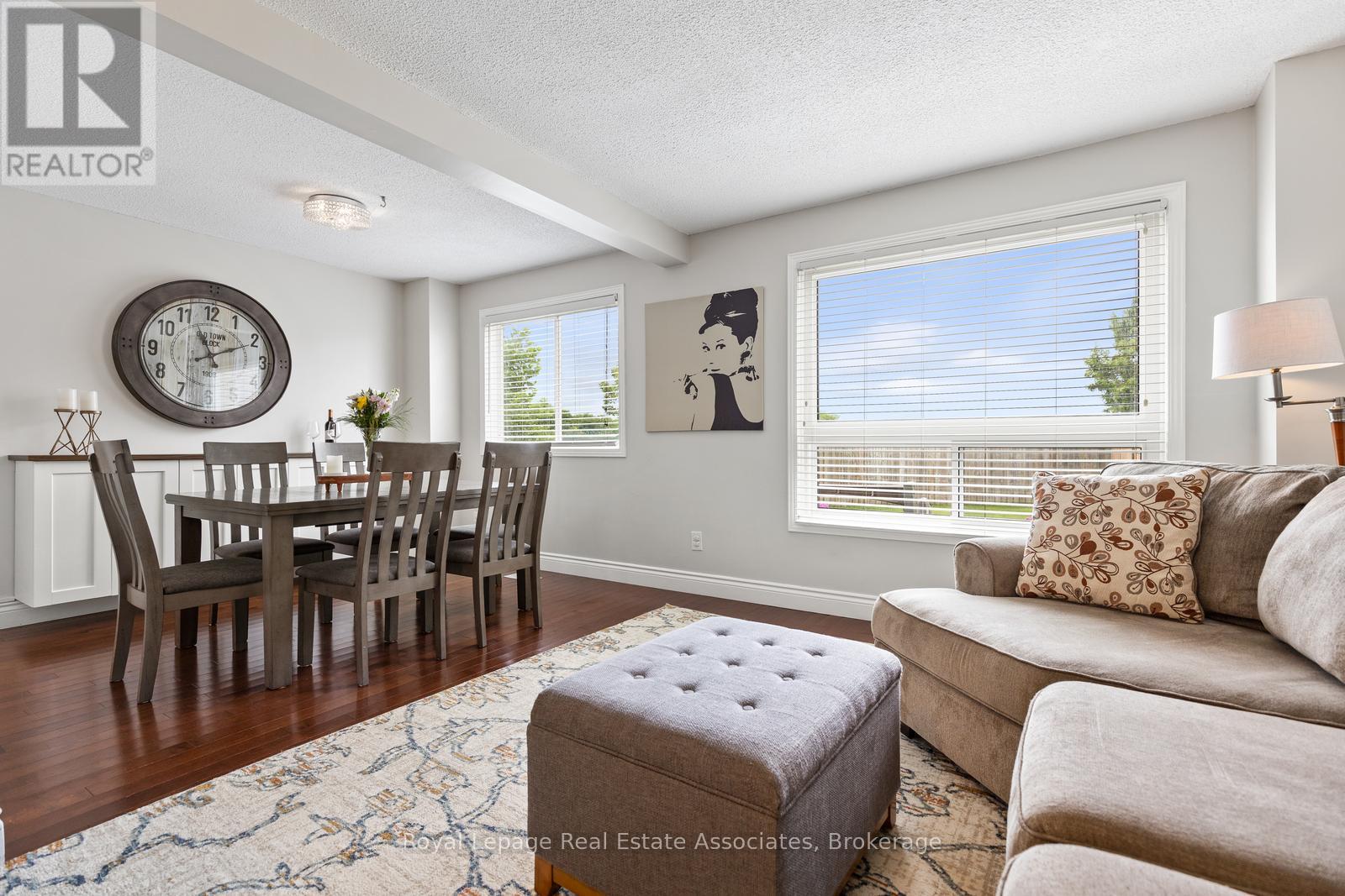 104 Dyer Court, Cambridge, Ontario  N3C 4B9 - Photo 2 - X12797498