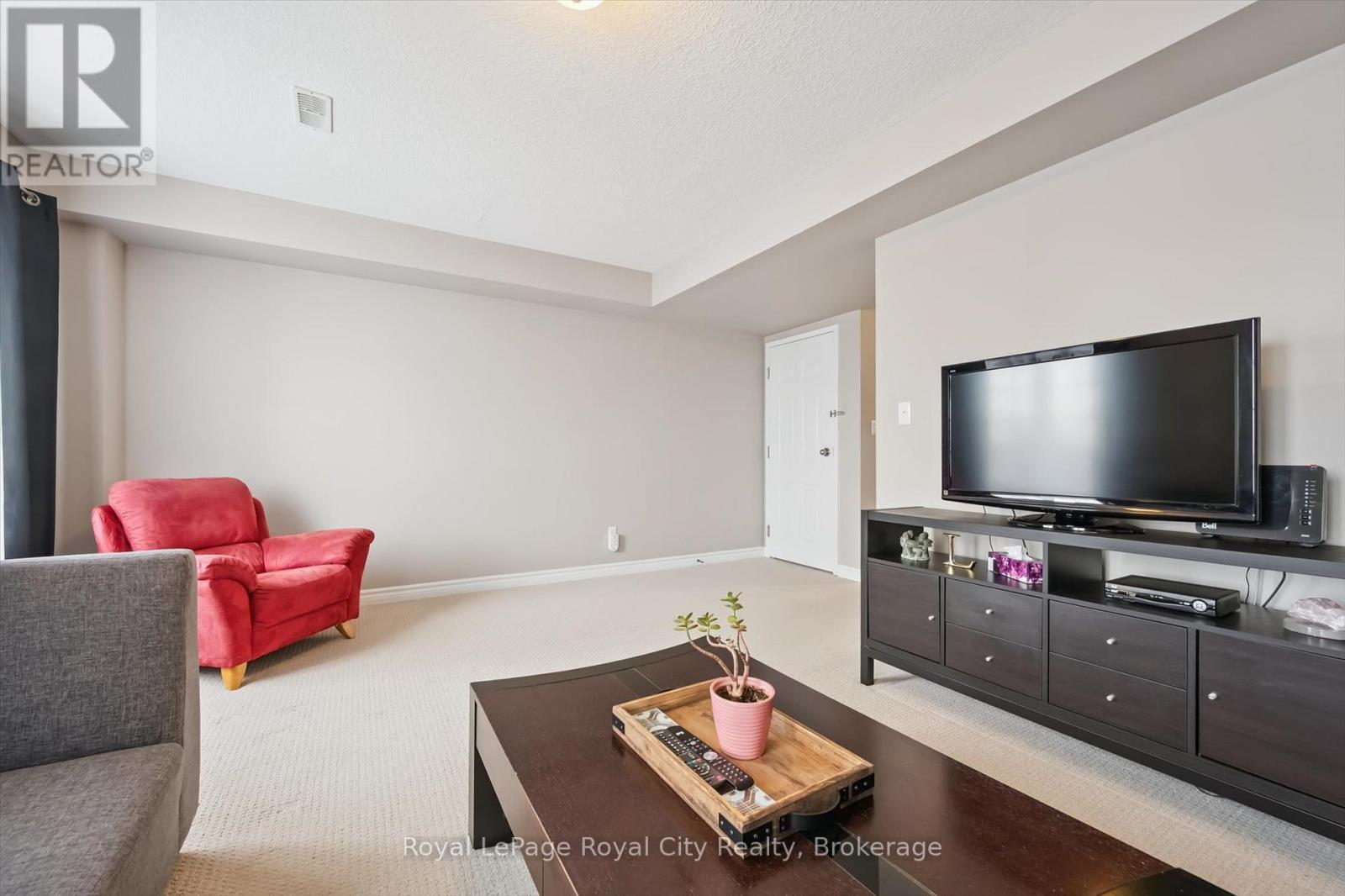 28b - 15 Carere Crescent, Guelph, Ontario N1E 0K4 - Photo 5 - X12797652