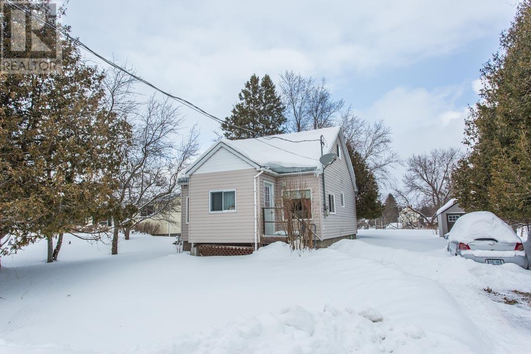 1252 Catherine St, Richards Landing, Ontario  P0R 1J0 - Photo 1 - SM260172