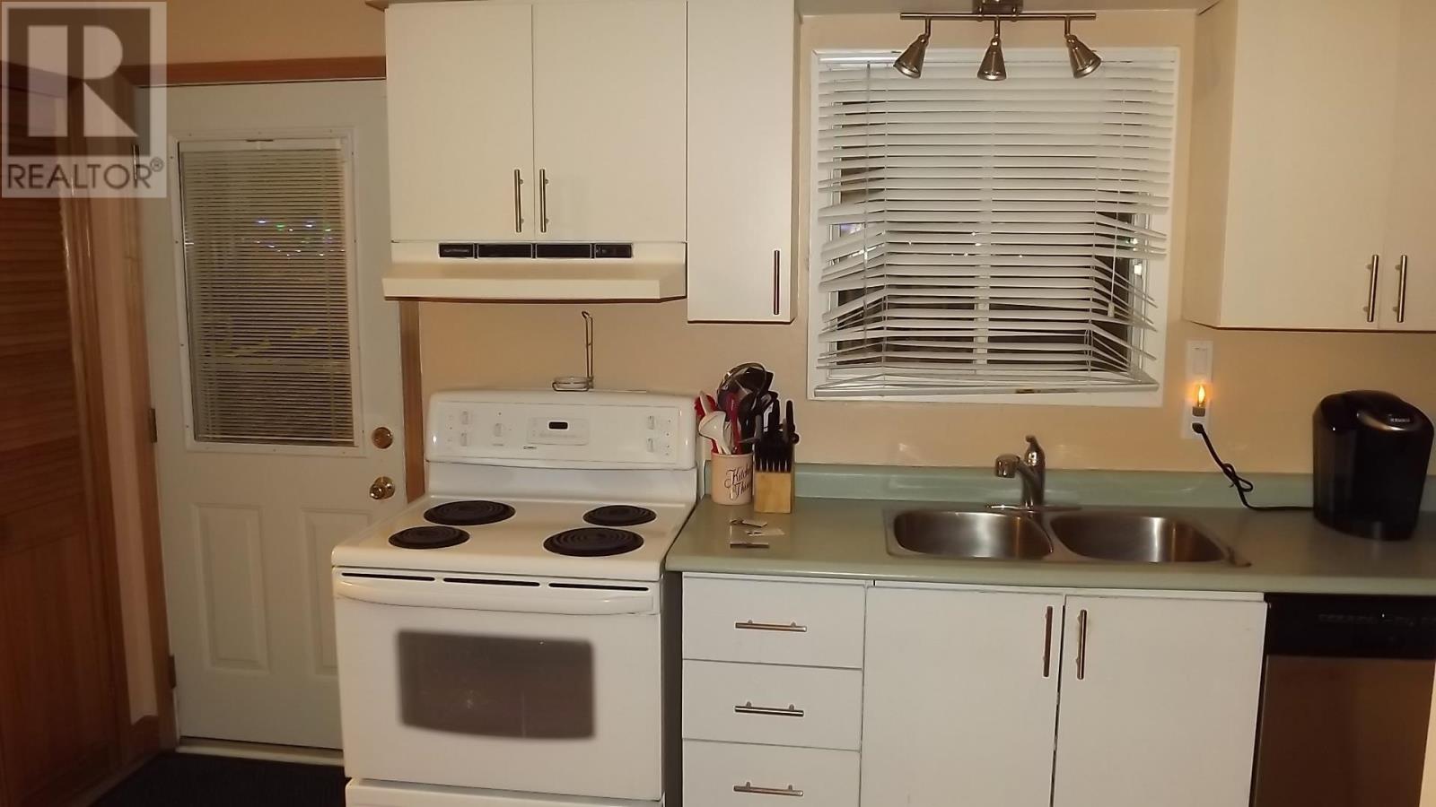 7 Feltz Rd, Elliot Lake, Ontario  P5A 1V3 - Photo 9 - SM260293