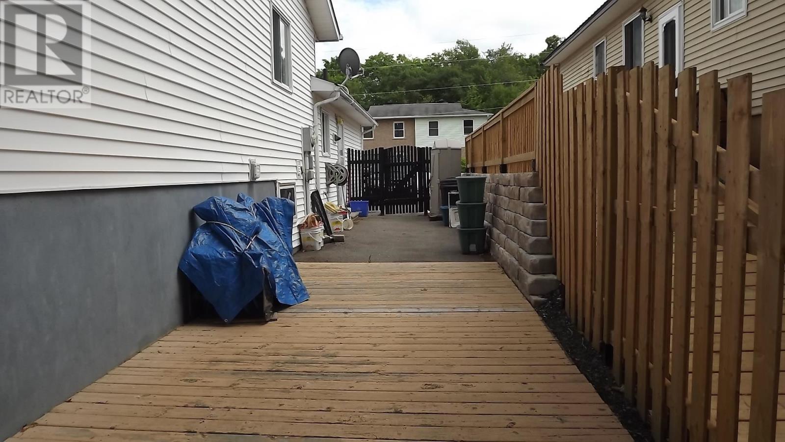 7 Feltz Rd, Elliot Lake, Ontario  P5A 1V3 - Photo 22 - SM260293