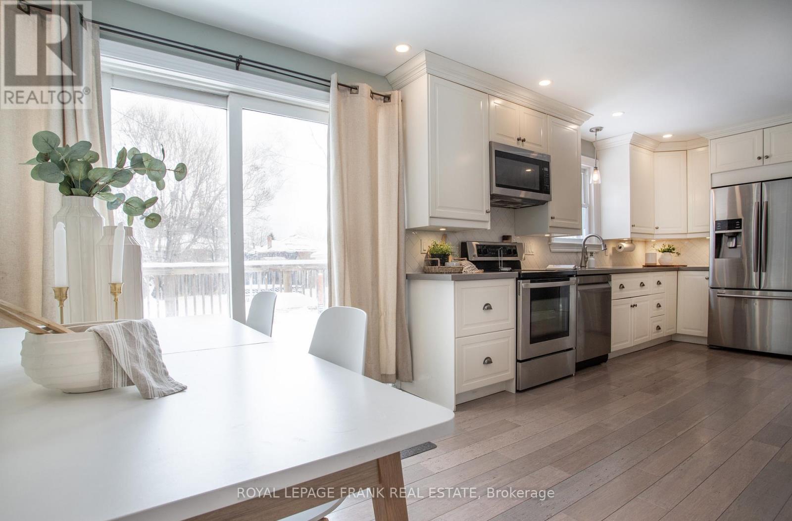 1107 Green Street, Whitby (Downtown Whitby), Ontario  L1N 4G8 - Photo 11 - E12797578