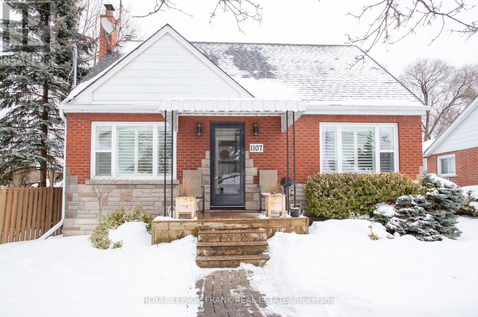 1107 Green Street, Whitby (Downtown Whitby), Ontario  L1N 4G8 - Photo 3 - E12797578