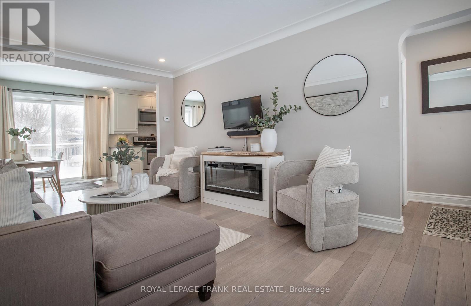 1107 Green Street, Whitby (Downtown Whitby), Ontario  L1N 4G8 - Photo 4 - E12797578