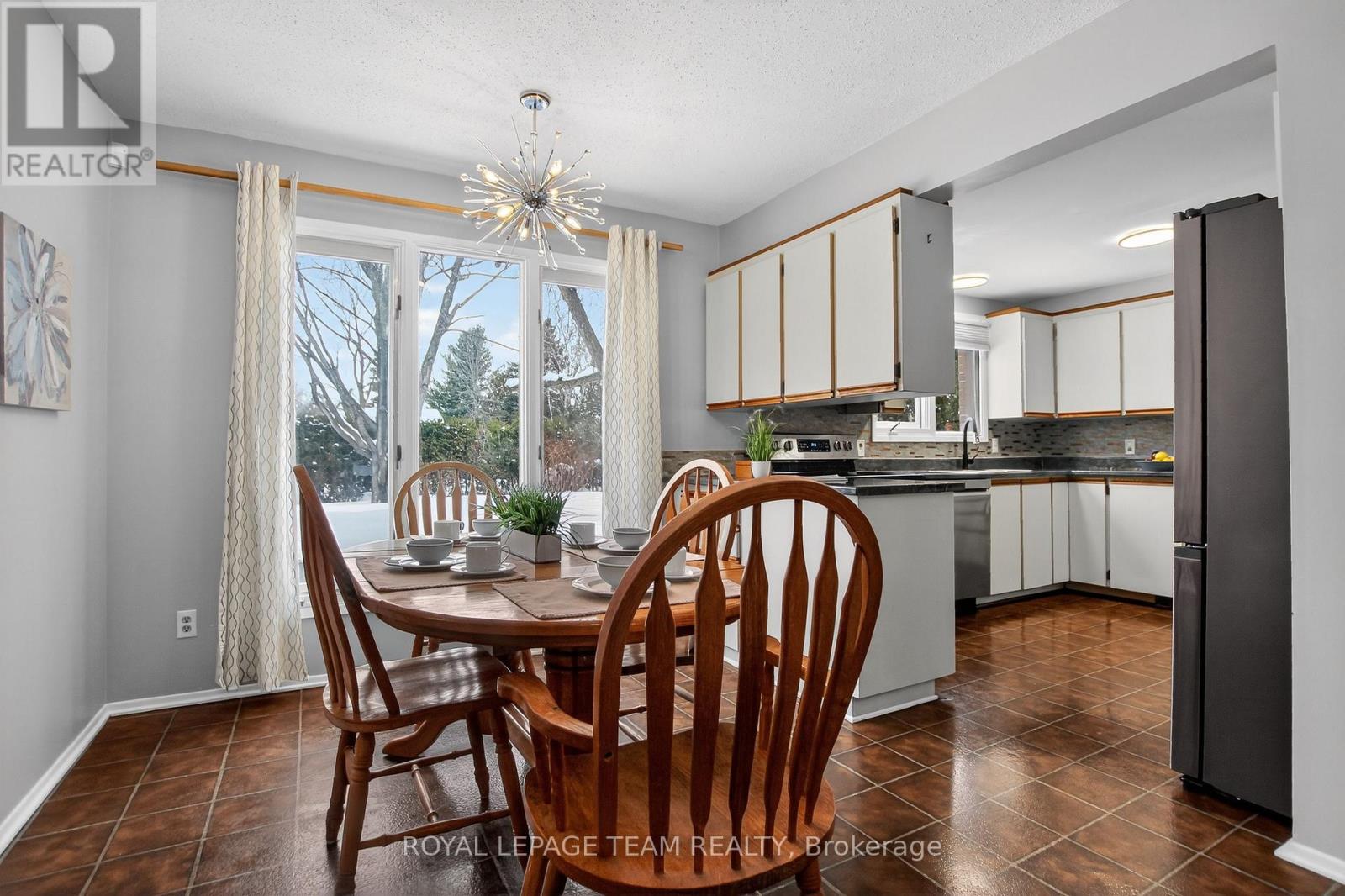 18 Pentland Crescent, Ottawa, Ontario  K2K 1V5 - Photo 17 - X12797618