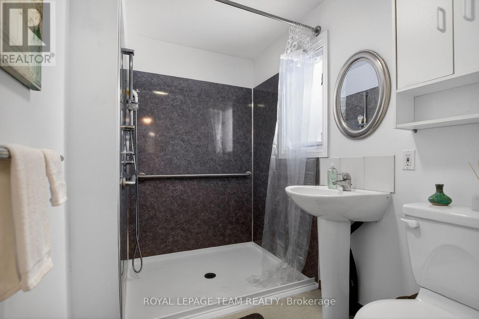 18 Pentland Crescent, Ottawa, Ontario  K2K 1V5 - Photo 26 - X12797618