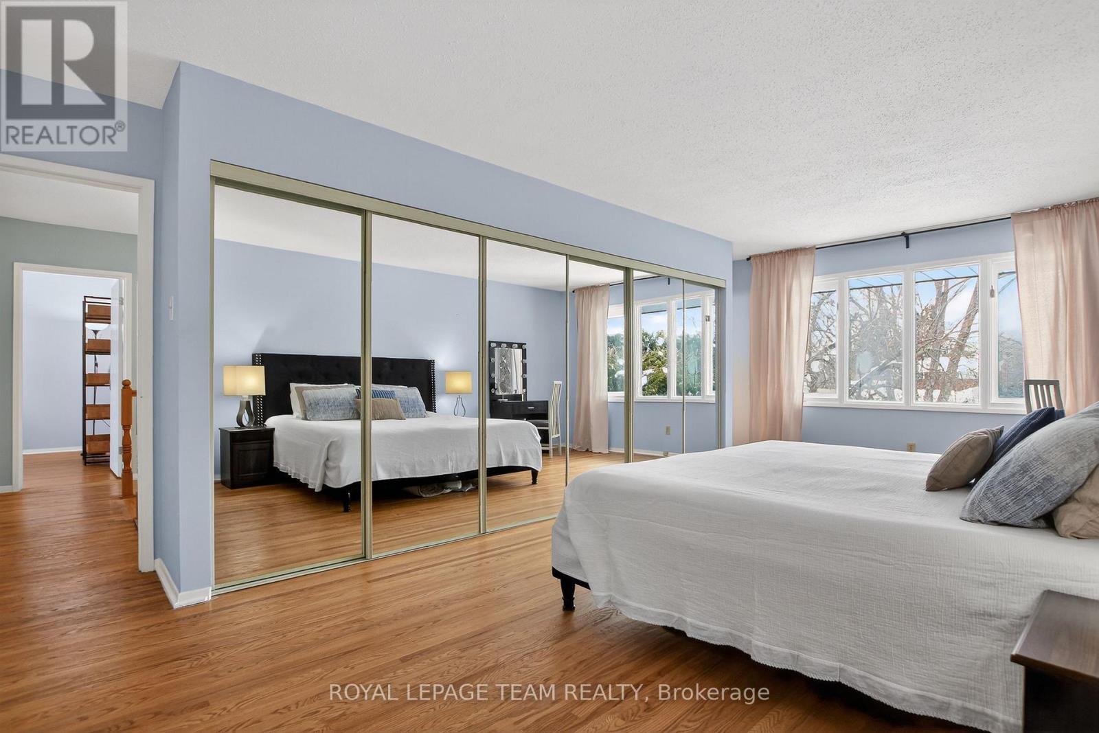 18 Pentland Crescent, Ottawa, Ontario  K2K 1V5 - Photo 5 - X12797618