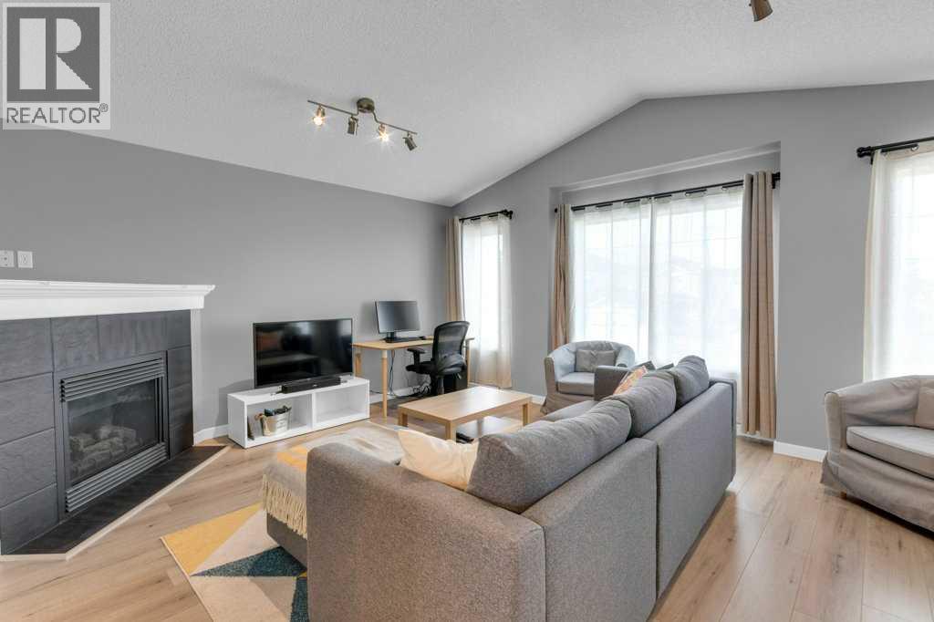 11185 Hidden Valley Drive Nw, Calgary, Alberta  T3A 6C7 - Photo 14 - A2287079