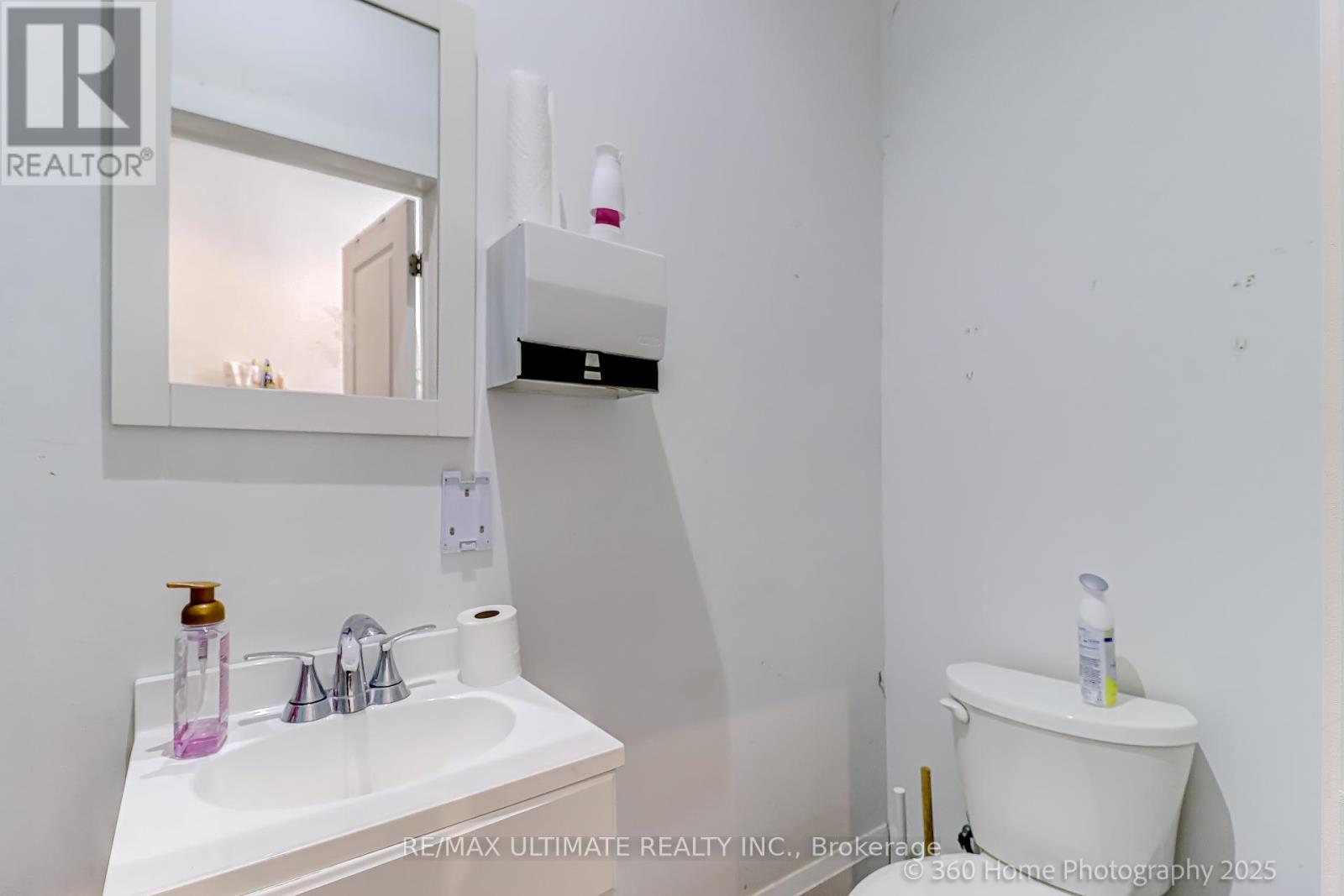 864 Broadview Avenue, Toronto, Ontario M4K 2R1 - Photo 3 - E12797570