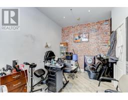 864 BROADVIEW AVENUE, Toronto, Ontario