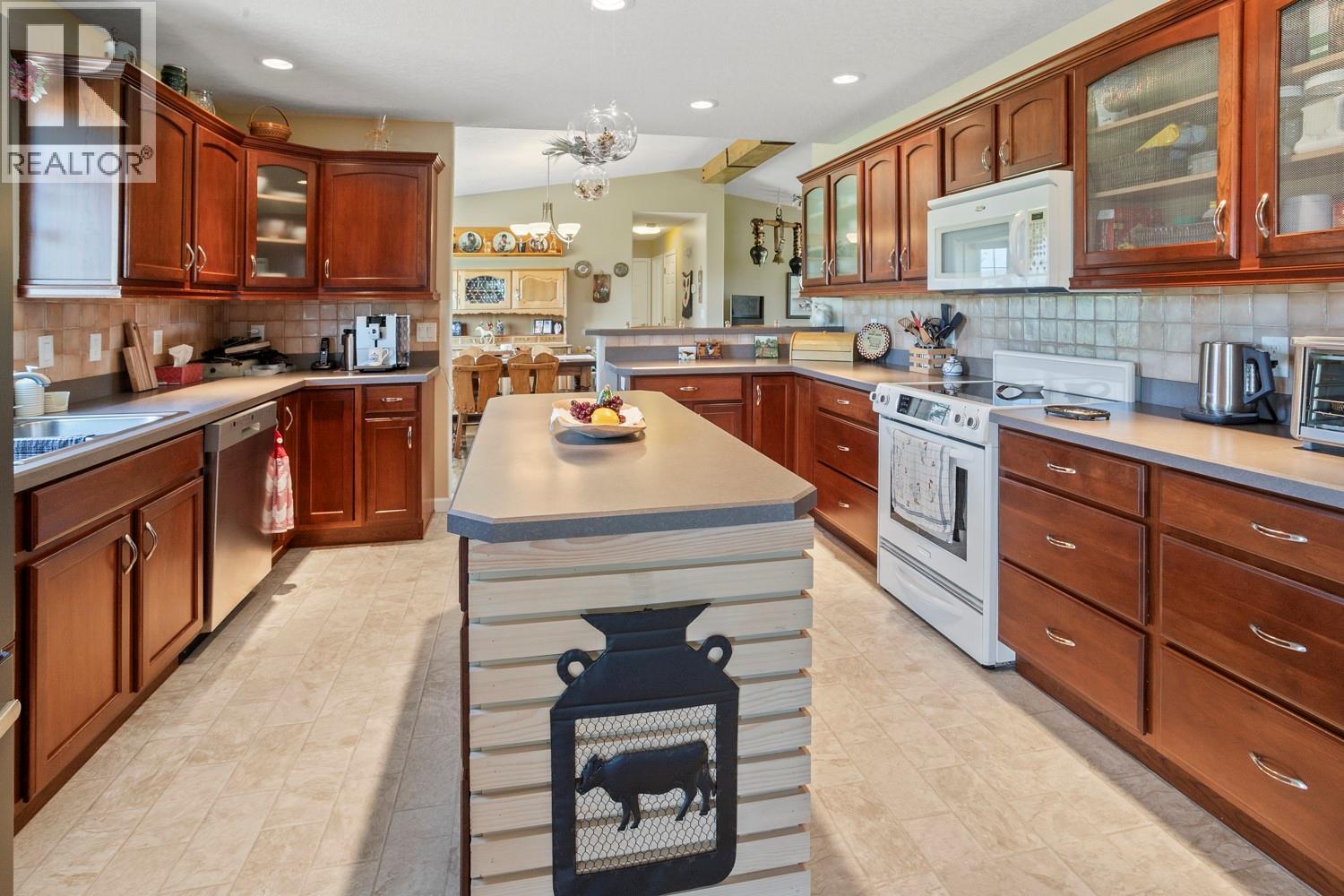 2372 20th Street, Lister, British Columbia  V0B 1G2 - Photo 7 - 10375845