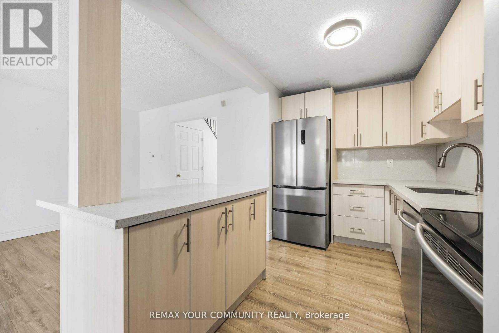 22 Porterfield Crescent, Markham, Ontario  L3T 4S7 - Photo 13 - N12797534