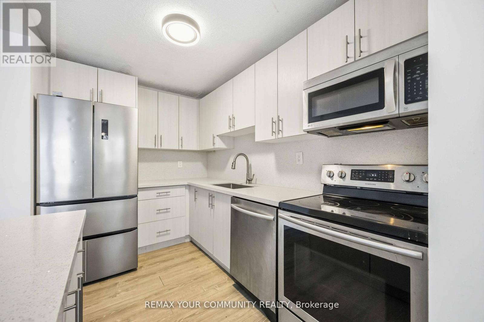 22 Porterfield Crescent, Markham, Ontario  L3T 4S7 - Photo 14 - N12797534