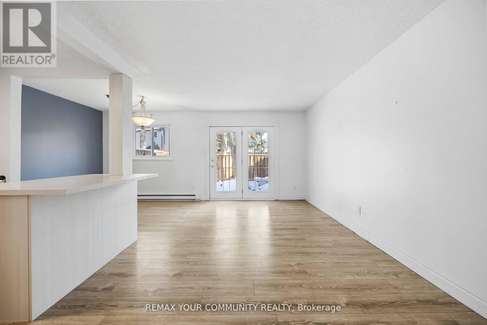 22 Porterfield Crescent, Markham, Ontario  L3T 4S7 - Photo 7 - N12797534