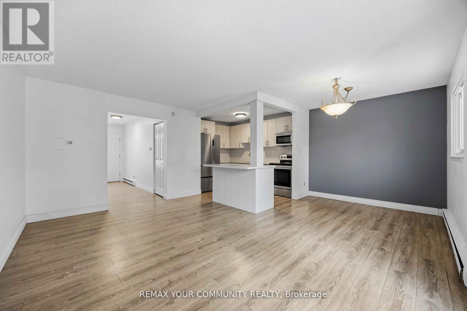 22 Porterfield Crescent, Markham, Ontario  L3T 4S7 - Photo 9 - N12797534