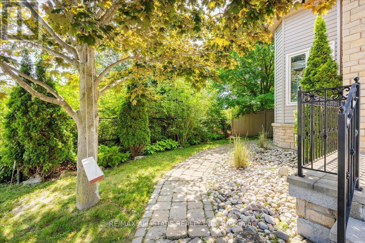 98 Bayview Avenue, Georgina, Ontario  L4P 2S9 - Photo 6 - N12797536