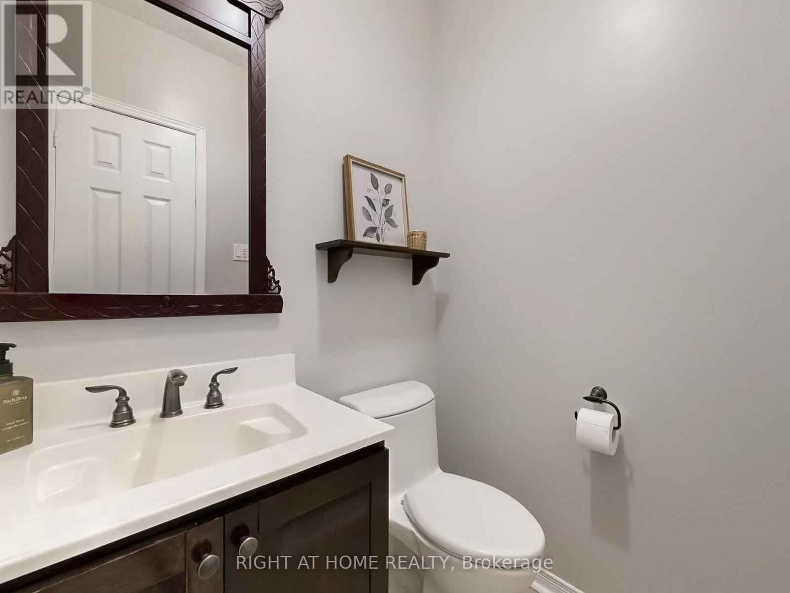 605 Willowick Drive, Newmarket, Ontario  L3X 2A9 - Photo 12 - N12797548