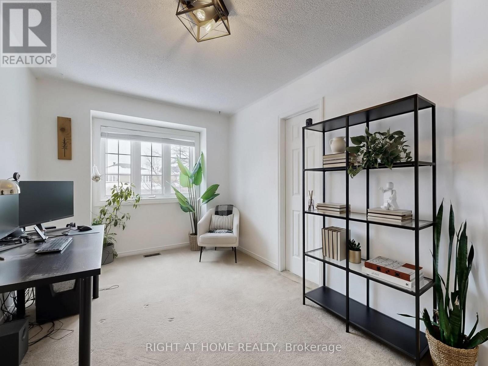 605 Willowick Drive, Newmarket, Ontario  L3X 2A9 - Photo 23 - N12797548