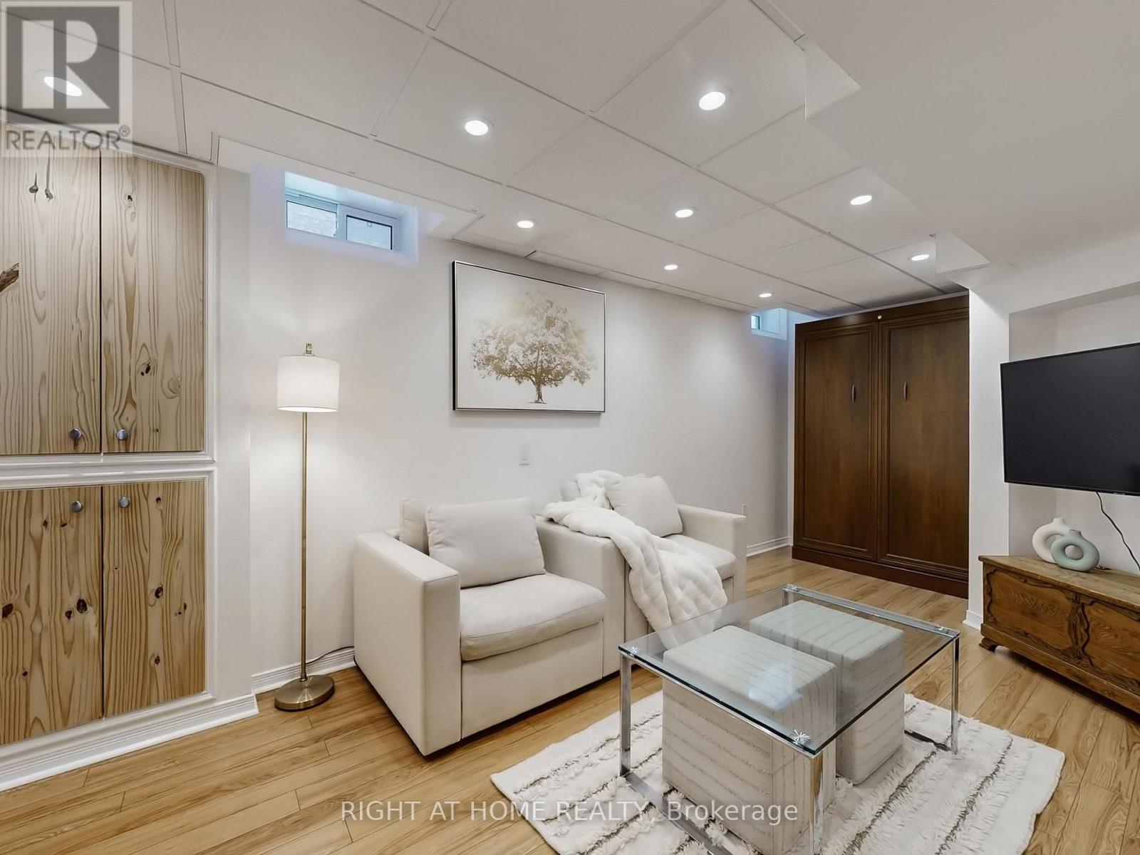 605 Willowick Drive, Newmarket, Ontario  L3X 2A9 - Photo 25 - N12797548