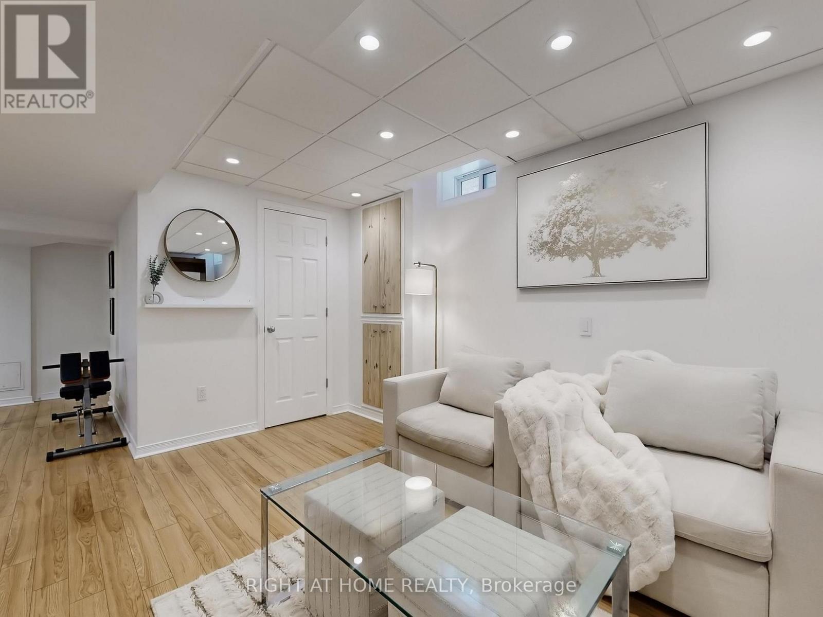 605 Willowick Drive, Newmarket, Ontario  L3X 2A9 - Photo 30 - N12797548