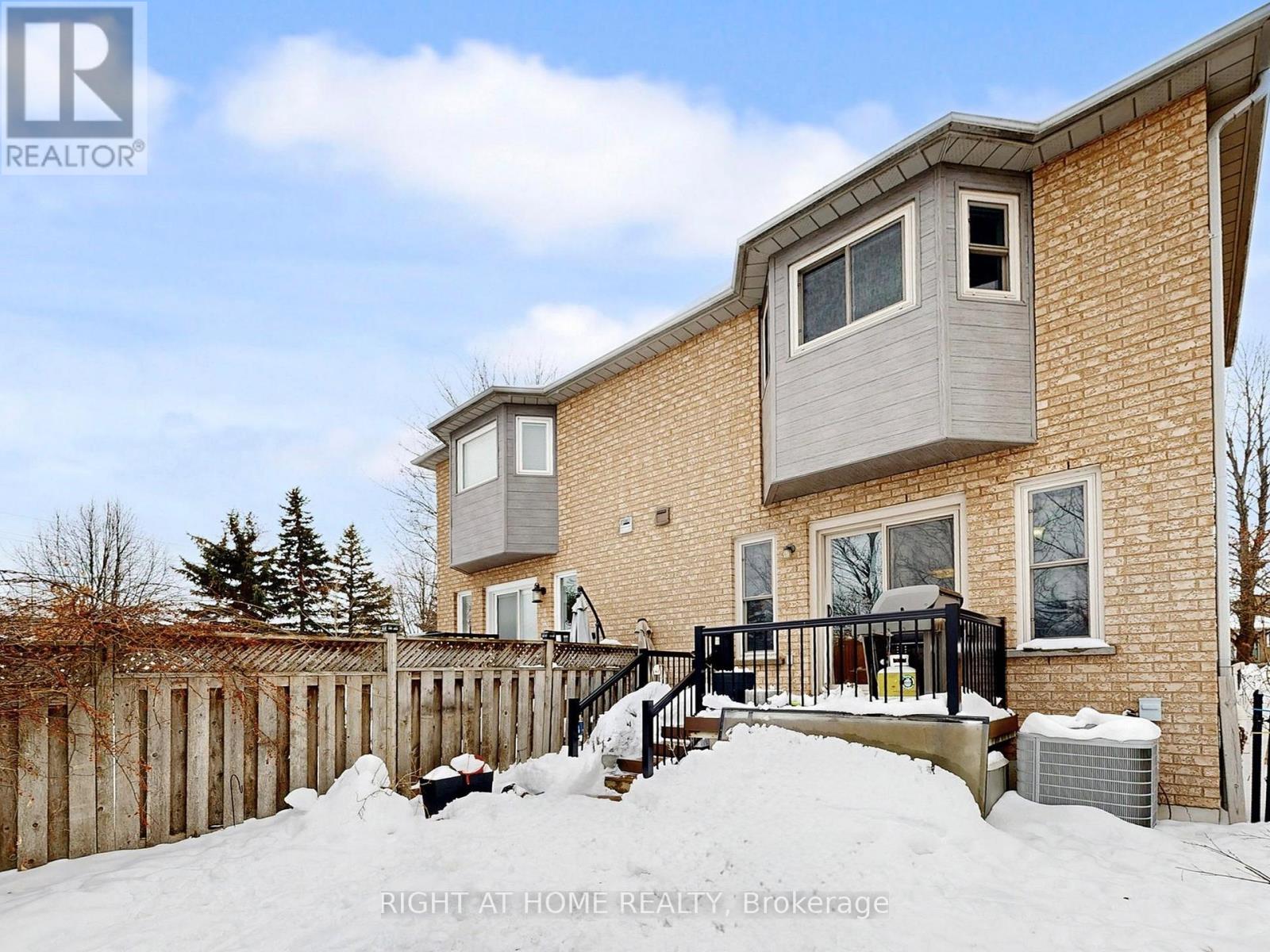 605 Willowick Drive, Newmarket, Ontario  L3X 2A9 - Photo 37 - N12797548