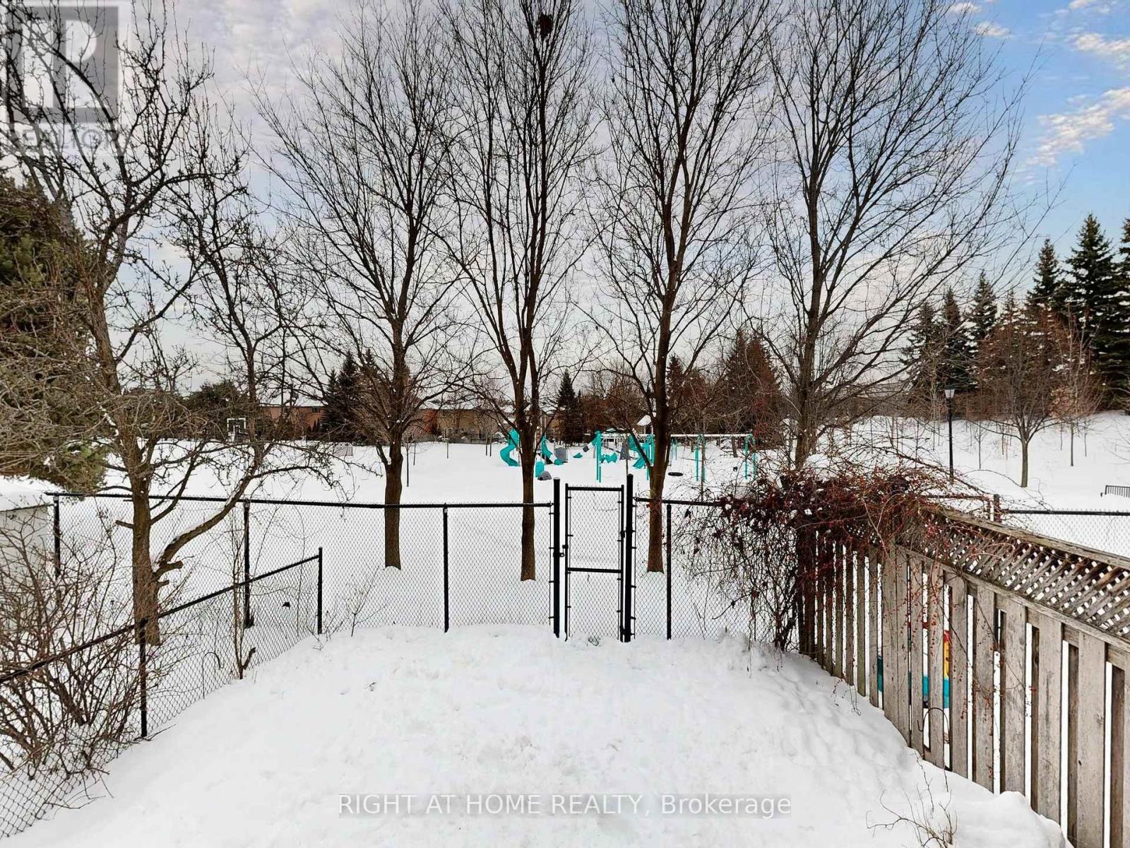 605 Willowick Drive, Newmarket, Ontario  L3X 2A9 - Photo 38 - N12797548