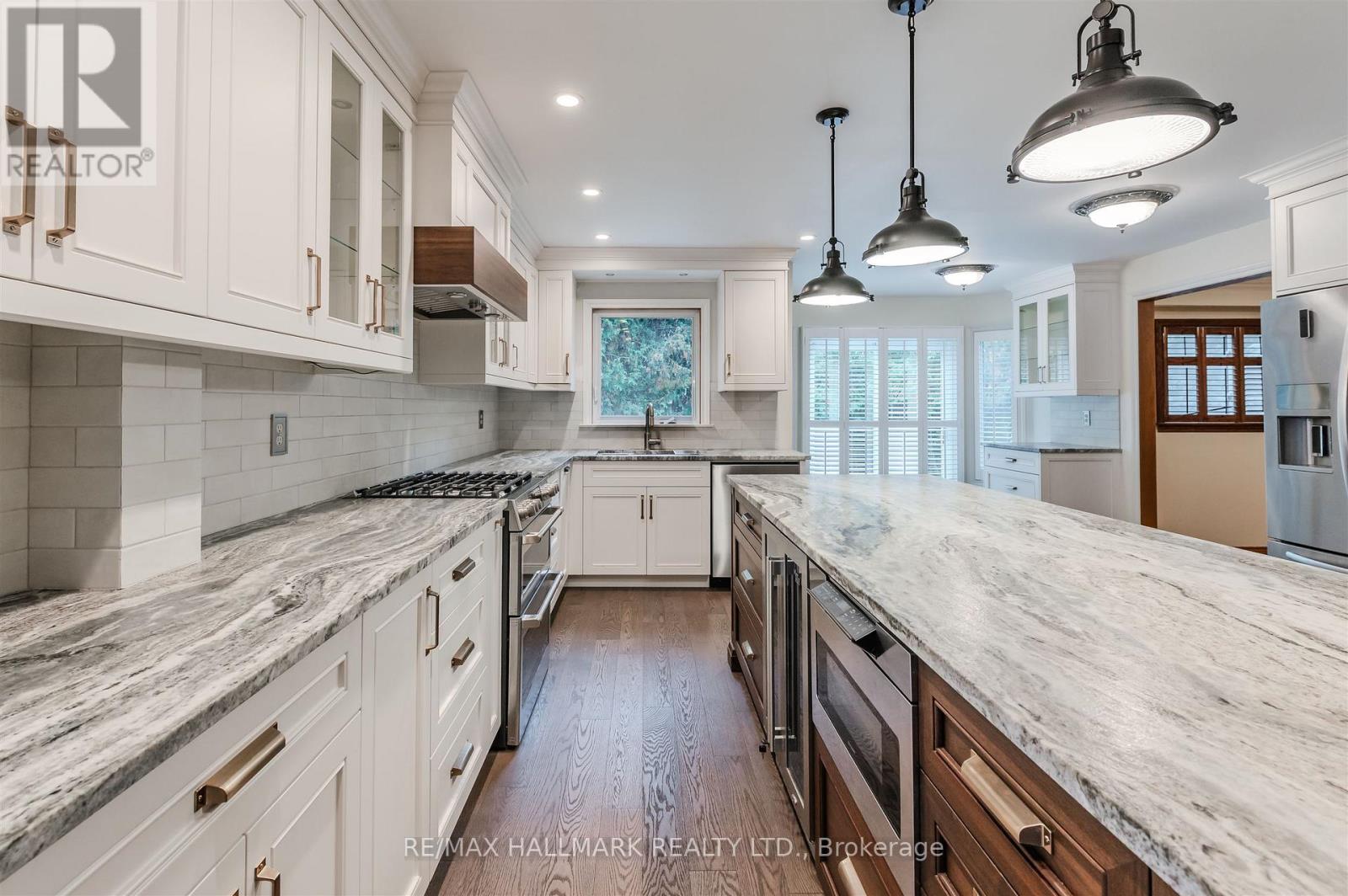 145 Old Surrey Lane, Richmond Hill, Ontario  L4C 6R9 - Photo 15 - N12797550