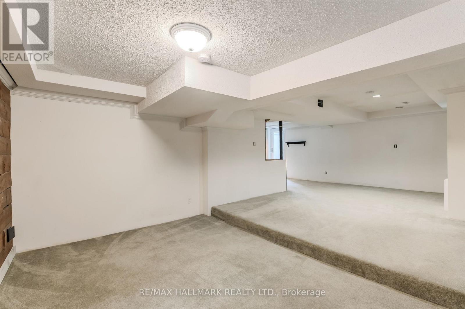 145 Old Surrey Lane, Richmond Hill, Ontario  L4C 6R9 - Photo 38 - N12797550