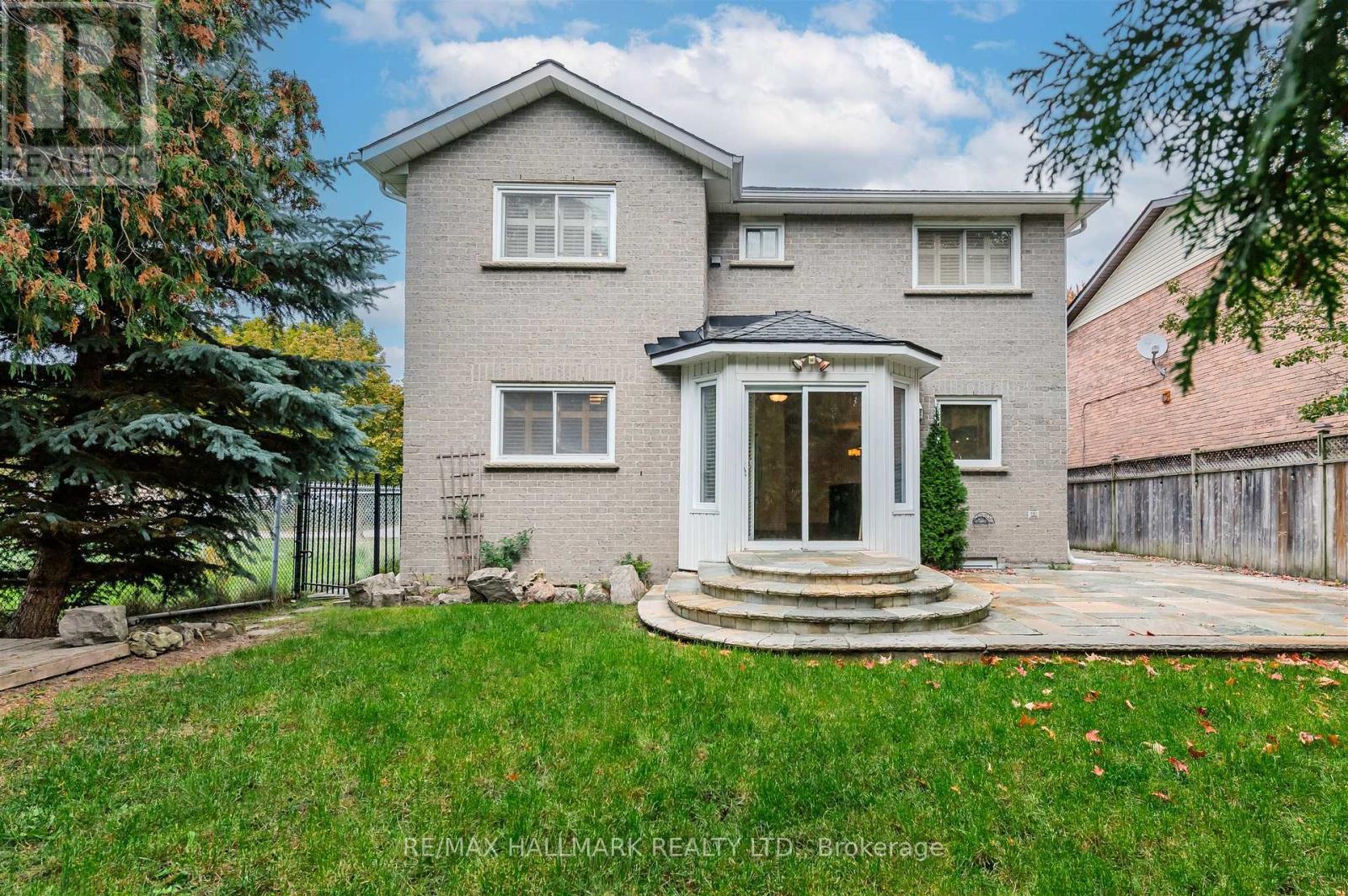 145 Old Surrey Lane, Richmond Hill, Ontario  L4C 6R9 - Photo 42 - N12797550