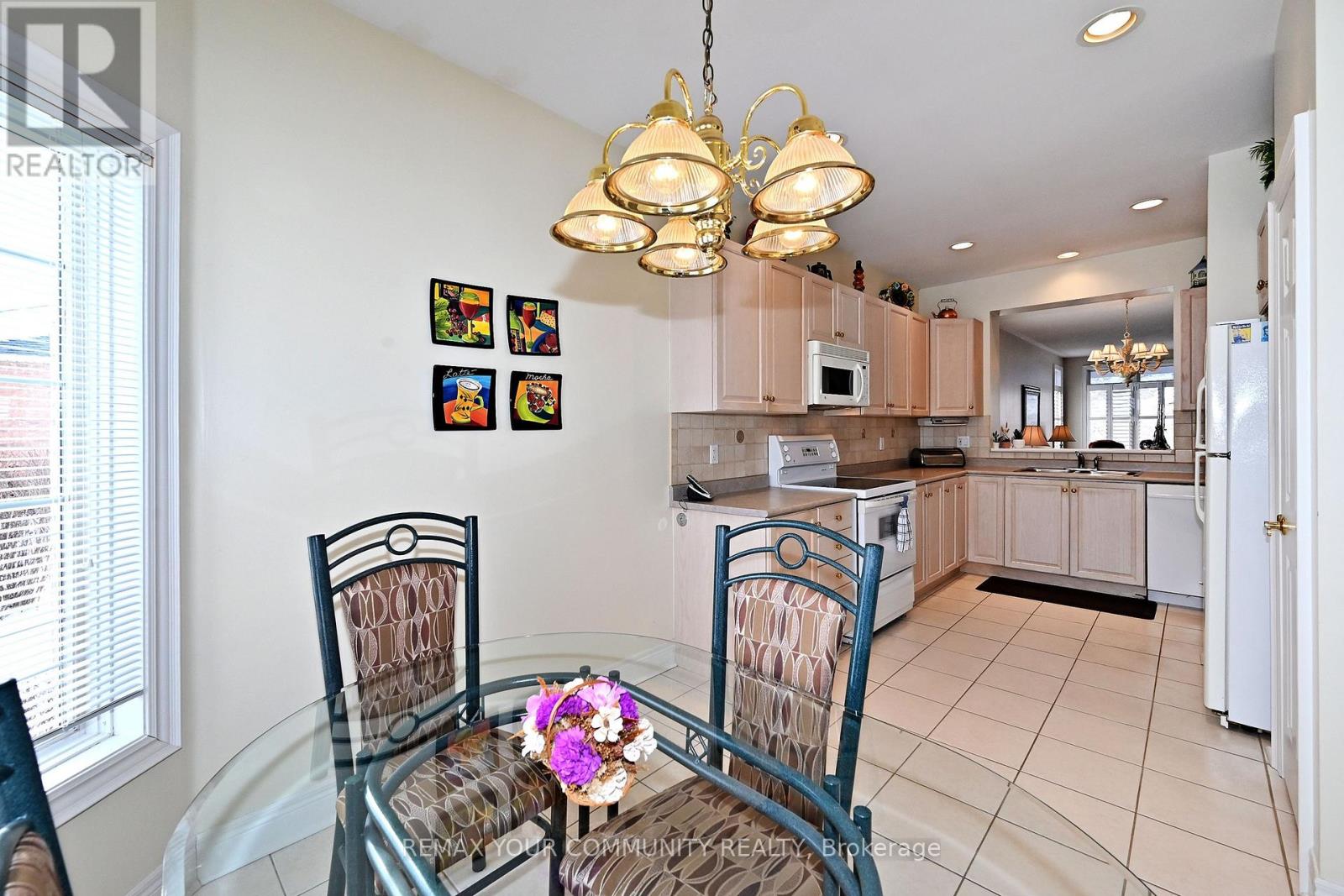 48 Lee's Gallery, Whitchurch-Stouffville, Ontario  L4A 1N7 - Photo 12 - N12797558