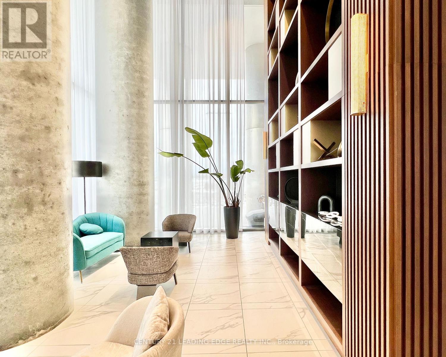 302 - 950 Portage Parkway, Vaughan, Ontario  L4K 0J7 - Photo 4 - N12797564