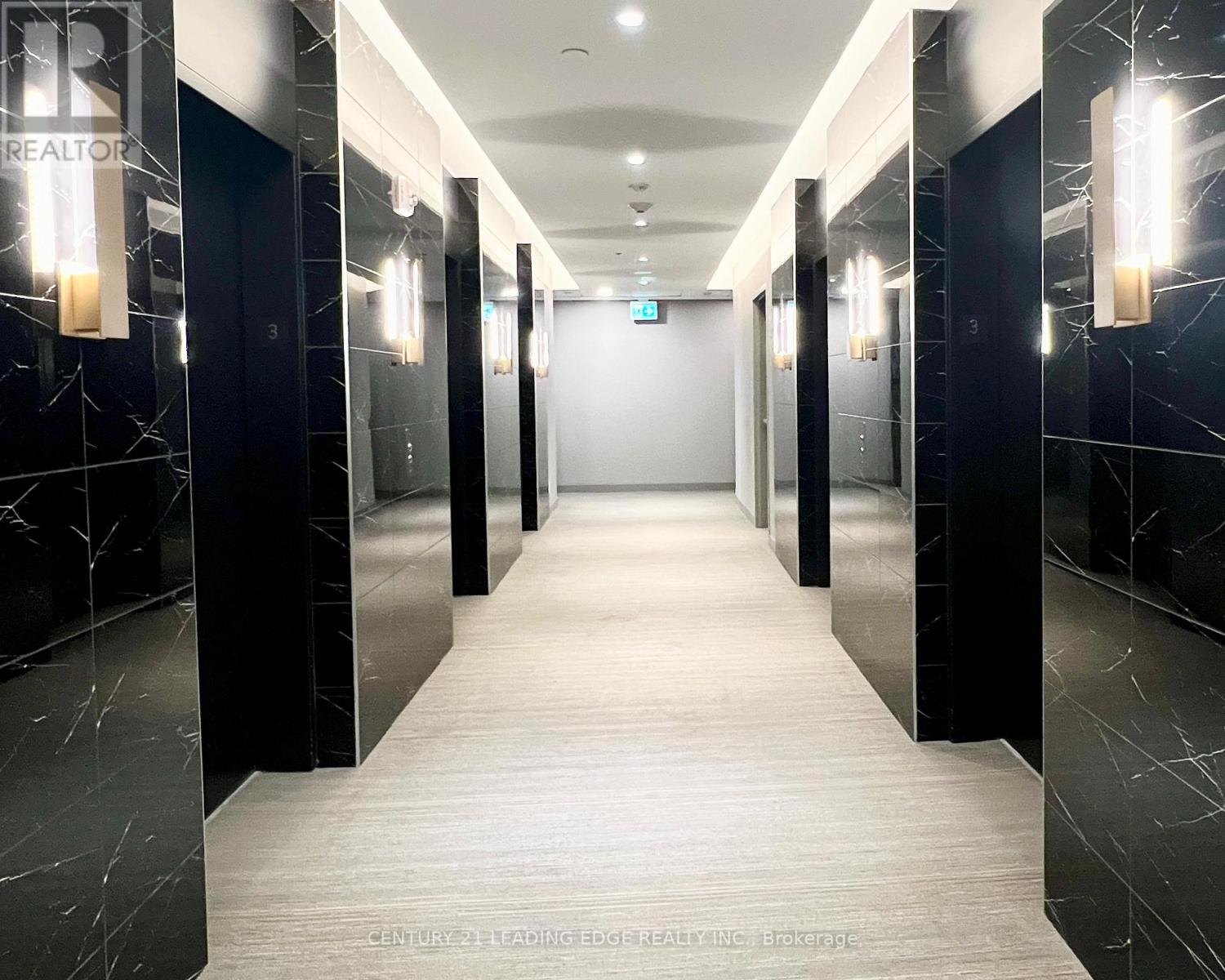 302 - 950 Portage Parkway, Vaughan, Ontario  L4K 0J7 - Photo 5 - N12797564