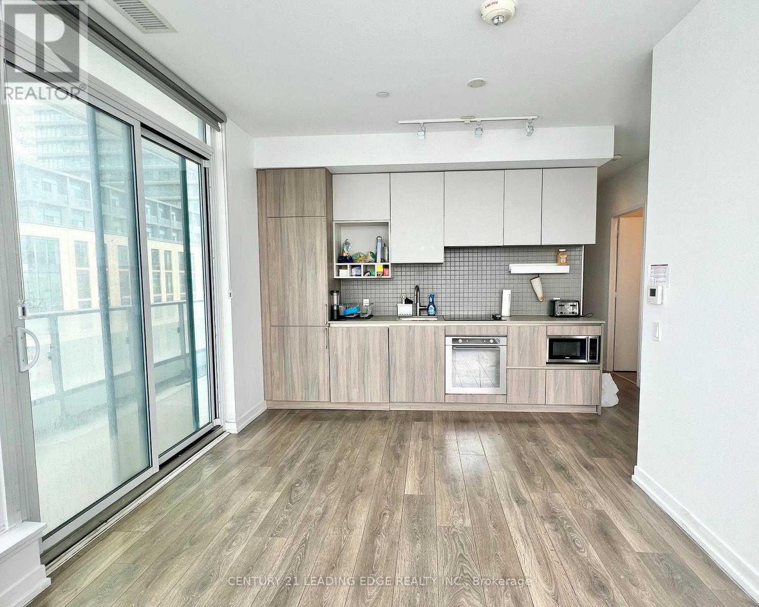 302 - 950 Portage Parkway, Vaughan, Ontario  L4K 0J7 - Photo 8 - N12797564