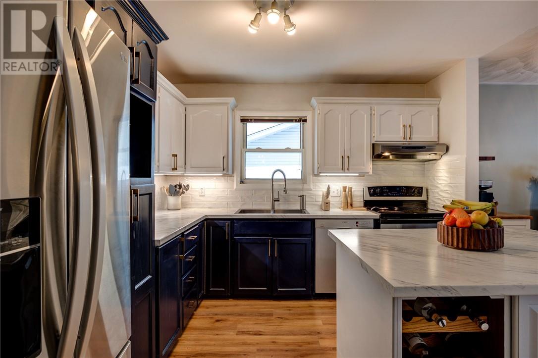 64 N Prevost Street, Azilda, Ontario  P0M 1B0 - Photo 10 - 2126360