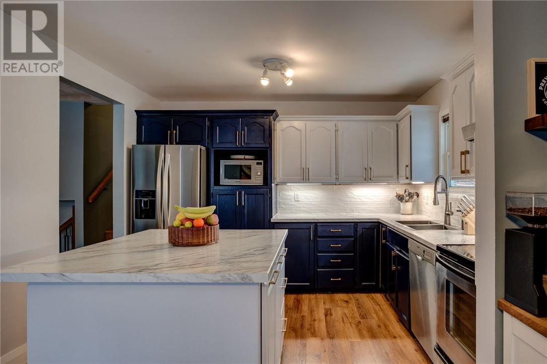 64 N Prevost Street, Azilda, Ontario  P0M 1B0 - Photo 9 - 2126360