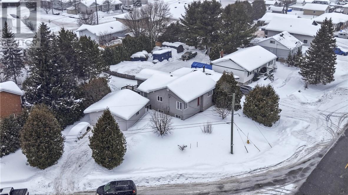 277 Notre Dame Street W, Azilda, Ontario  P0M 1B0 - Photo 1 - 2126482