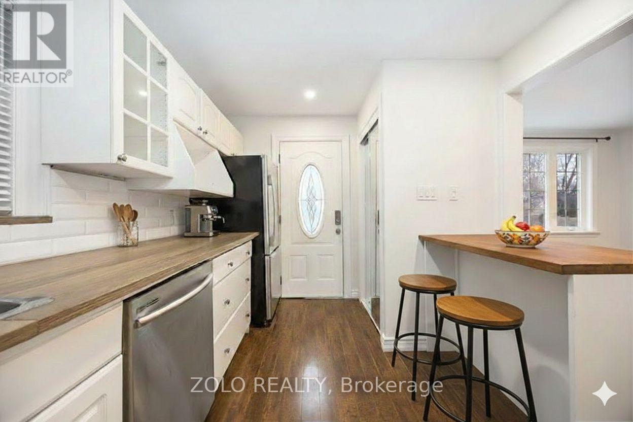 461 O'connor Drive, Toronto, Ontario  M4J 2W8 - Photo 5 - E12706456