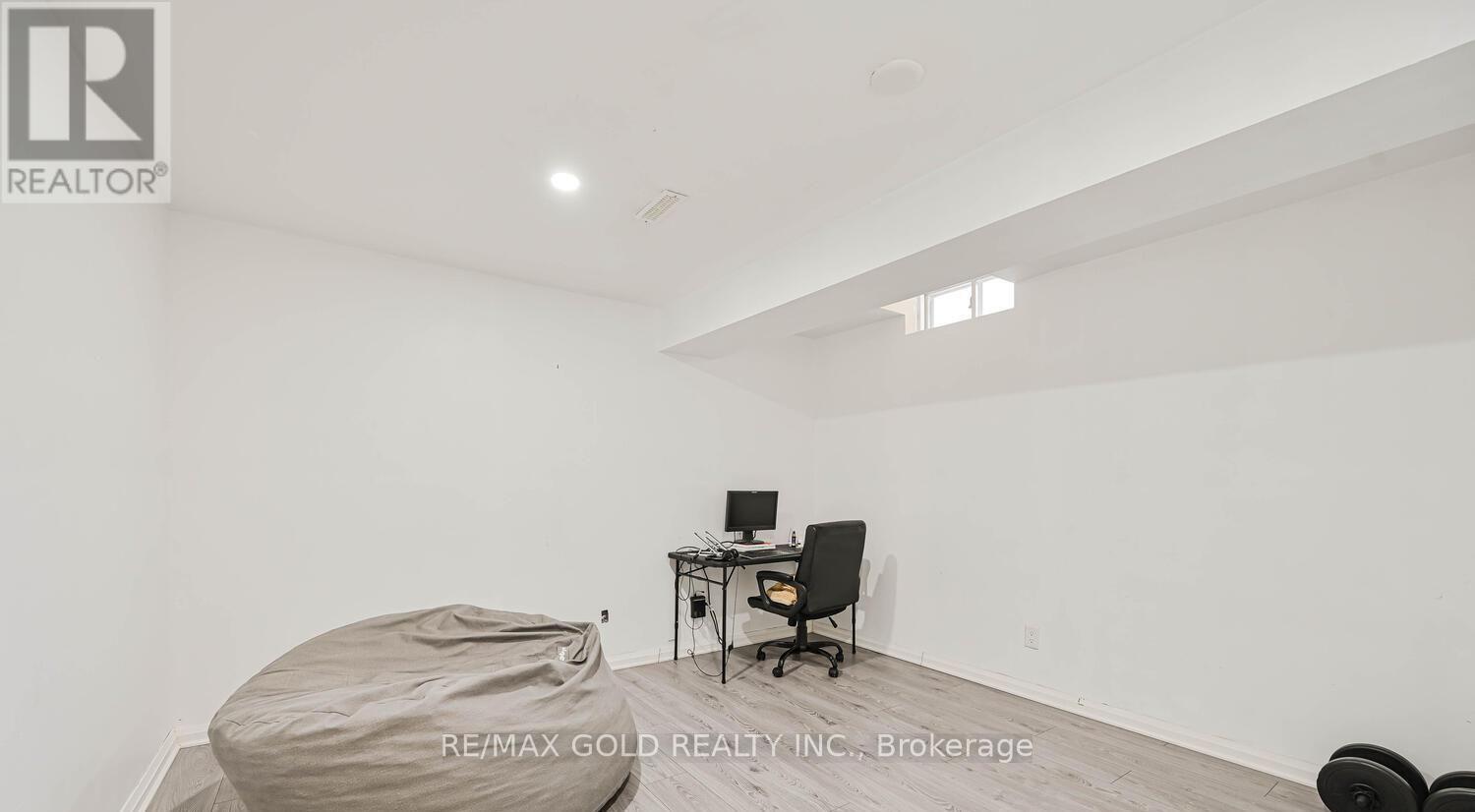 73 Chipmunk Crescent, Brampton, Ontario  L6R 1B4 - Photo 18 - W12797056