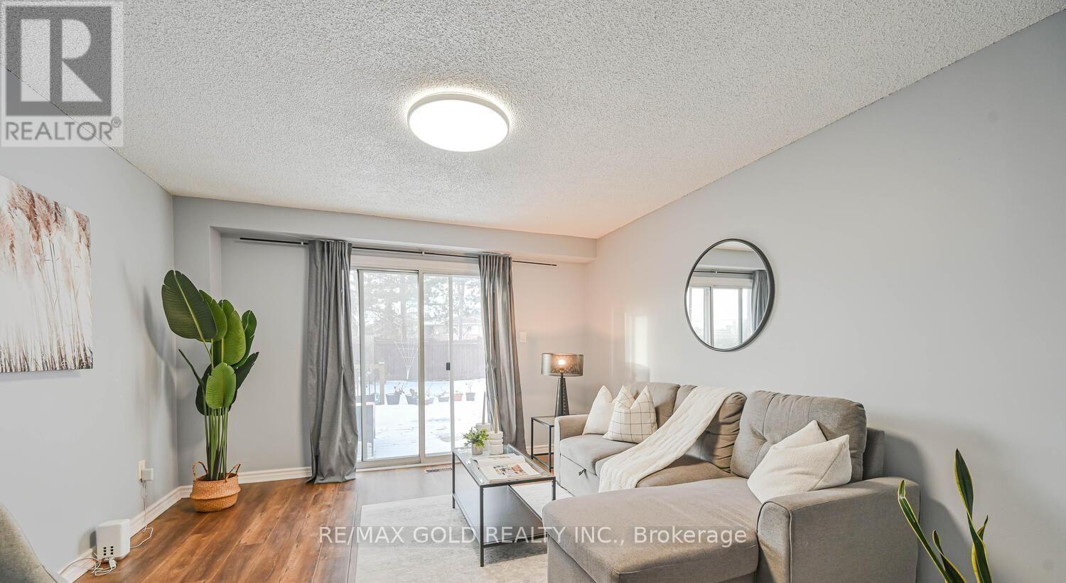 73 Chipmunk Crescent, Brampton, Ontario  L6R 1B4 - Photo 2 - W12797056