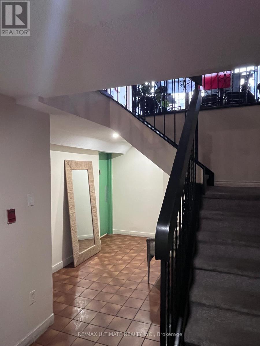 1157 St Clair Avenue W, Toronto, Ontario  M6E 1B2 - Photo 11 - W12797532