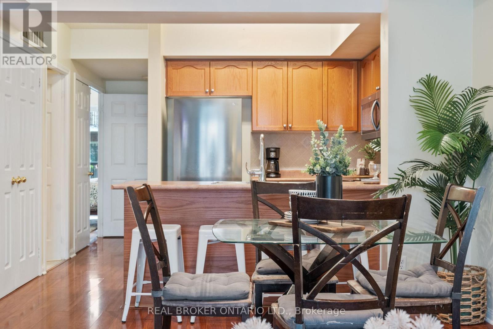 2066 - 3047 Finch Avenue W, Toronto, Ontario  M9M 0A5 - Photo 11 - W12797566