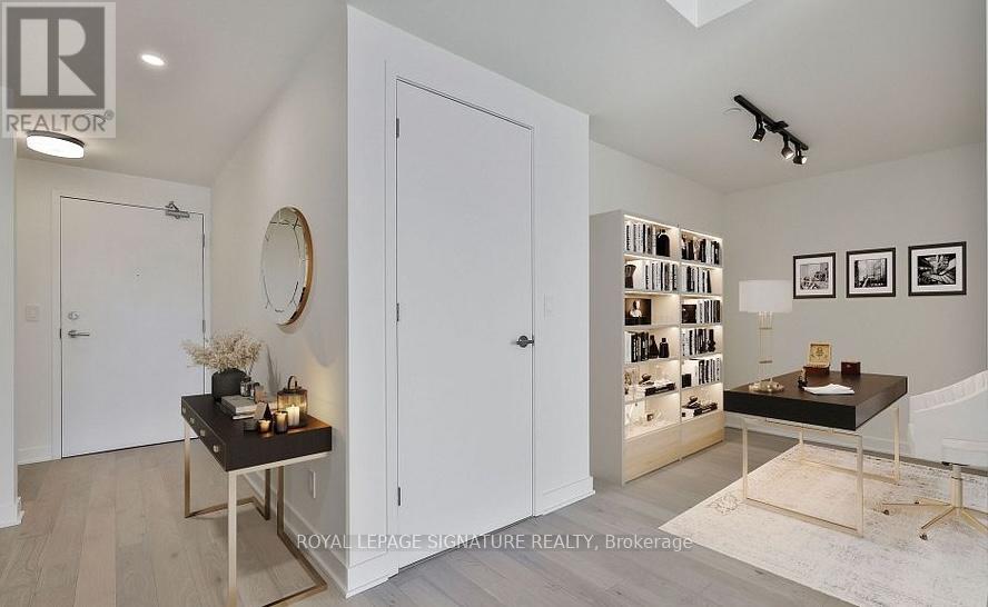 501 - 2720 Dundas Street W, Toronto, Ontario  M6P 1Y2 - Photo 3 - W12797574