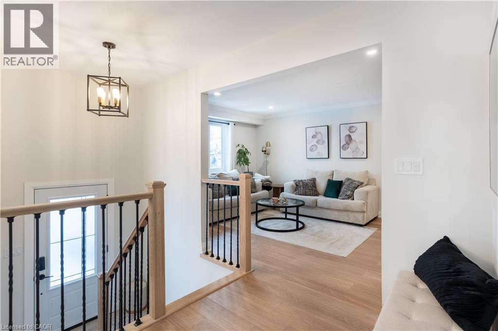 26 Rama Court, Hamilton, Ontario  L8W 2B3 - Photo 4 - 40805171